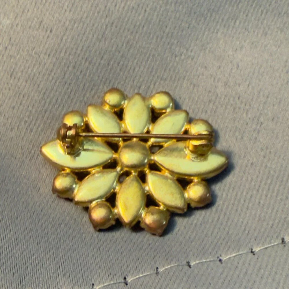 Flower Brooch Opaline Glass Rhinestone Floral Pin Gold Tone 1.5”